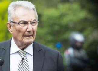 Deniz Baykal’ın müstehcen görüntülerini yayarak FETÖ üyesi yakalandı deniz-baykaln-mstehcen-grntlerini-yayarak-fet-yesi-yakaland