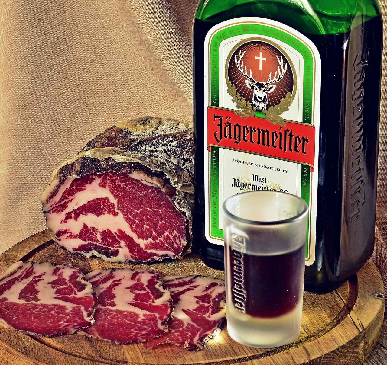 Jagermeister Fiyat Ne Kadar? En Uygun Satın Alma Rehberi 6 Jagermeister'ın Tarihçesi ve Kültürel Önemi