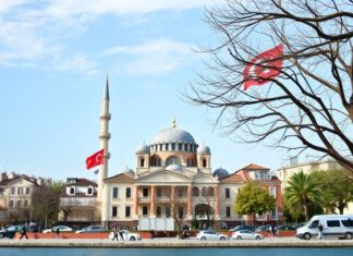 Türkiye’de Yeni Bir Dönem: Ekonomik Gelişmeler ve Sosyal Değişiklikler A New Era in Turkey: Economic Developments and Social Changes